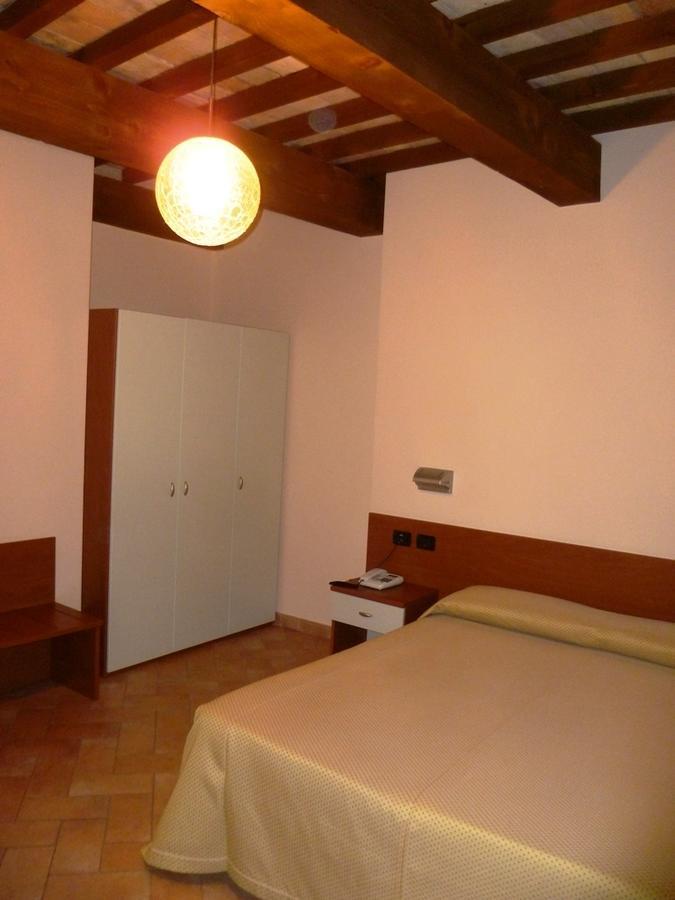 Hotel Santa Chiara SantʼAngelo in Vado 외부 사진